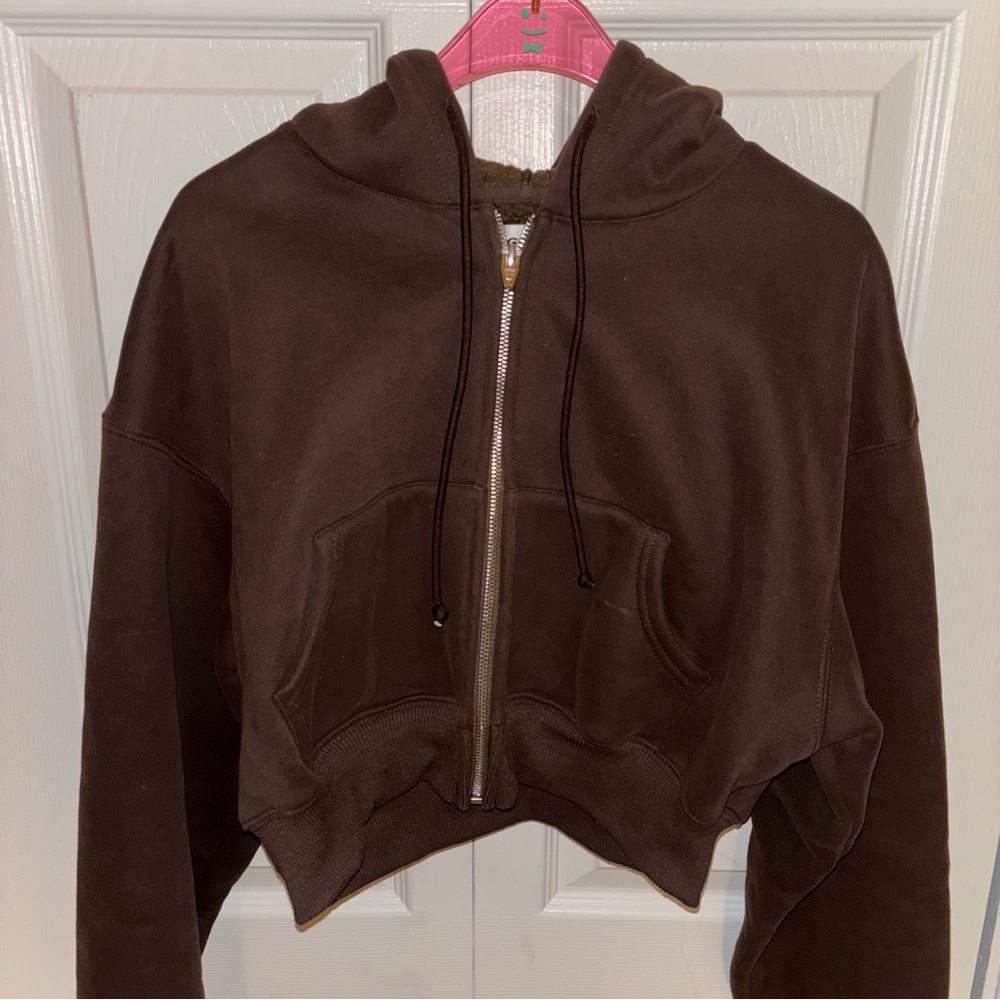 GUIZIO Cropped Hoodie - Picture 3 of 5